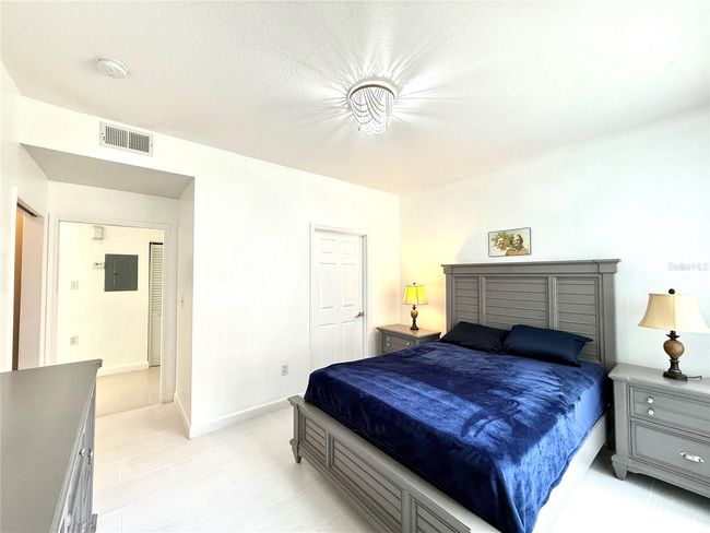9650 - 9650 Lake Chase Island Way, Condo with 1 bedrooms, 1 bathrooms and null parking in TAMPA FL | Image 9