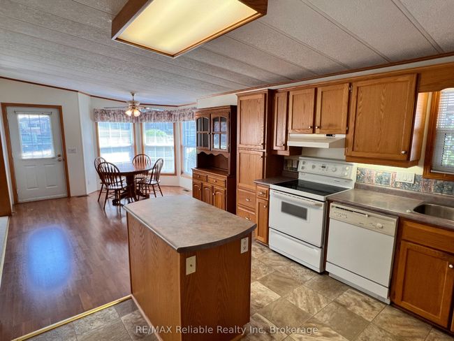 49 Cherokee Lane, Home with 2 bedrooms, 1 bathrooms and 2 parking in Goderich ON | Image 9