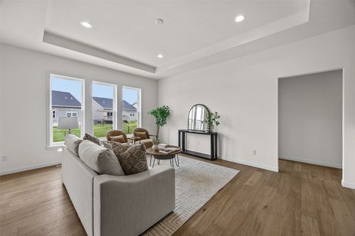 3063 Duckhorn Cv, Marion, IA, 52302-4795 | Card Image