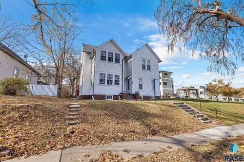 611 S 2nd Ave Avenue, Sioux Falls, SD, 57104 | Card Image