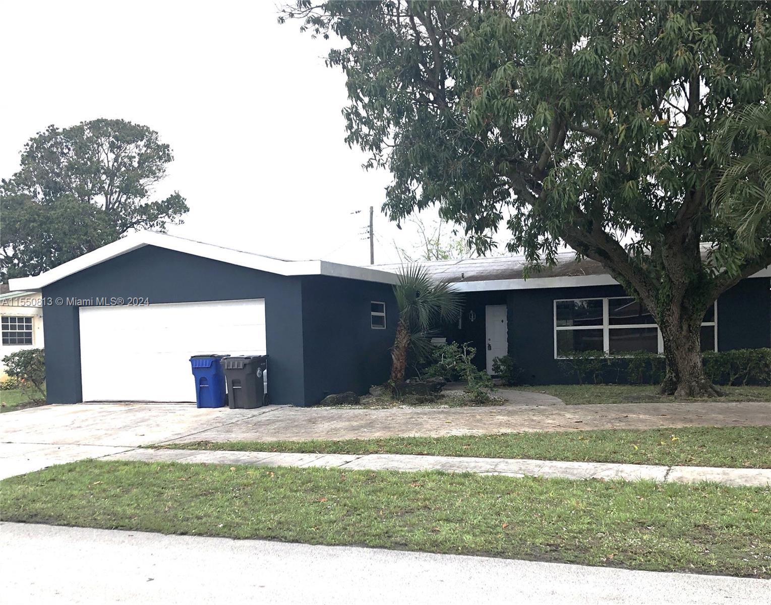 38th Ter, Lauderdale Lakes, FL 33311