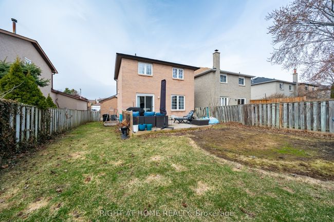 619 Beckworth Sq, House other with 3 bedrooms, 2 bathrooms and 4 parking in Pickering ON | Image 26