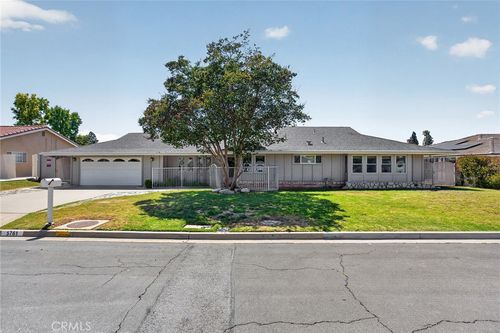 5761 Stradella, Yorba Linda, CA, 92886 | Card Image
