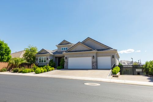 1938 E 2540 S, St George, UT, 84790-4676 | Card Image