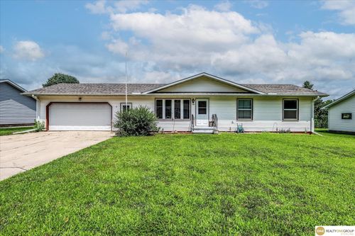 105 Linden Dr, Woodbine, IA, 51579-1406 | Card Image