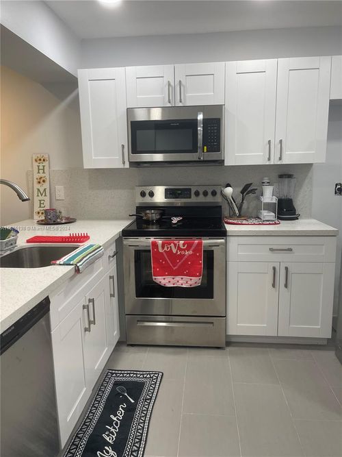 apt-d2-1102 Bahama Bnd, Coconut Creek, FL, 33066-2506 | Card Image