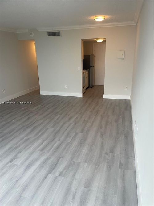 apt-805-2075 Ne 164th St, North Miami Beach, FL, 33162-4188 | Card Image