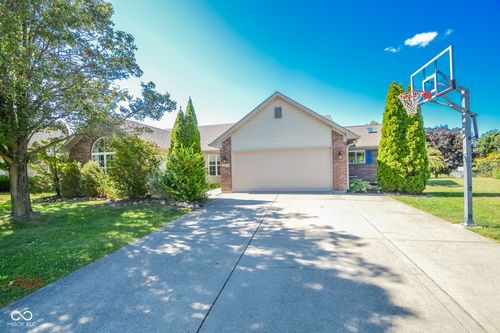 5526 Bracken Cir, Indianapolis, IN, 46239-7837 | Card Image