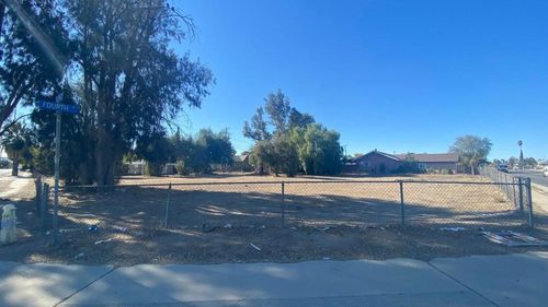 1 E 4th St, Perris, CA, 92570 | Card Image