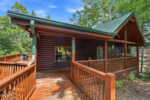 4-530-4 Chickasaw Gap Way, Pigeon Forge, TN, 37863-5714 | Card Image