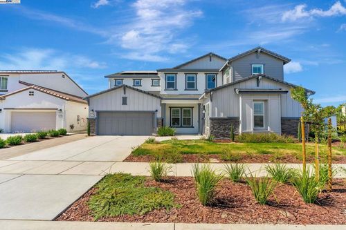 665 River Bend Dr, Lathrop, CA, 95330-7085 | Card Image