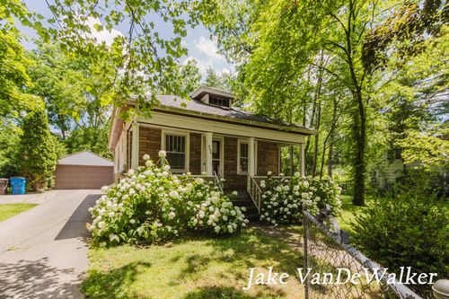 906 Arthur Ave, Kalamazoo, MI, 49048-2211 | Card Image