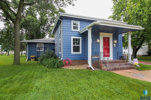 631 E 2nd St Street, Bridgewater, SD, 57319 | Card Image