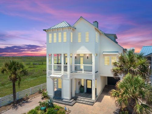103 Seaside Dr, Port Aransas, TX, 78373-5070 | Card Image