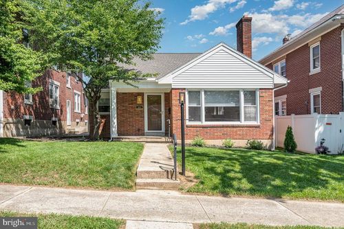 69 W Areba Ave, HERSHEY, PA, 17033-1410 | Card Image
