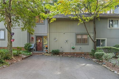 3613 Wandering Way, Winston Salem, NC, 27106-4420 | Card Image