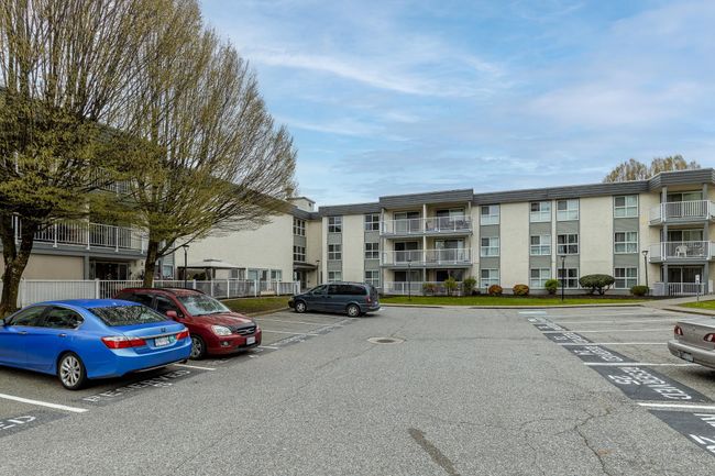 127 - 32850 George Ferguson Way, Condo with 2 bedrooms, 1 bathrooms and 1 parking in Abbotsford BC | Image 3