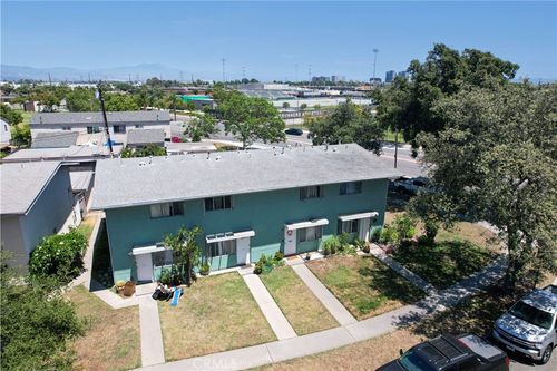 2729 S Rosewood Ave, Santa Ana, CA, 92707-3675 | Card Image