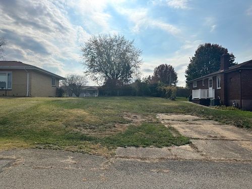 24 Boyd St, Monessen, PA, 15062-2107 | Card Image