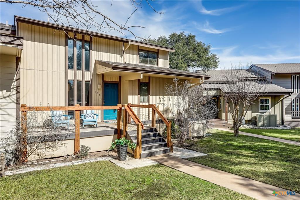Residential in Point Venture 5
