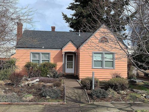 625 S Holly St, Medford, OR, 97501-3638 | Card Image