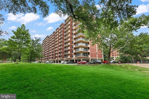 320-1300 Army Navy Dr, ARLINGTON, VA, 22202-2040 | Card Image