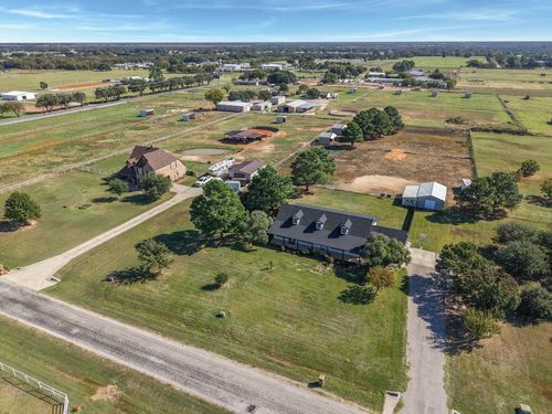 9039 Vail Eton Dr, Pilot Point, TX, 76258-6707 | Card Image