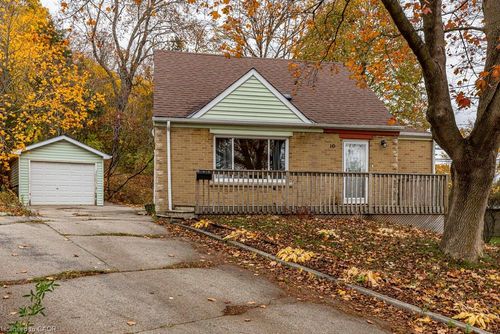 {{alt}} | Card Image