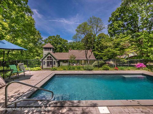 74 Hill Top Rd, Rhinebeck, NY, 12572-2406 | Card Image