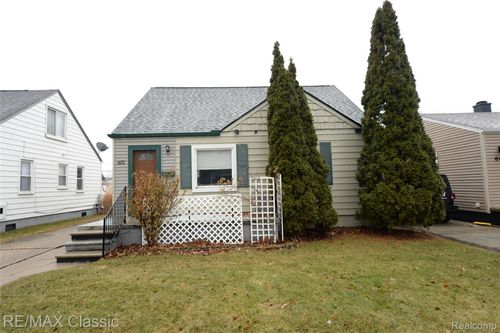 872 E Rowland Ave, Madison Heights, MI, 48071-4317 | Card Image