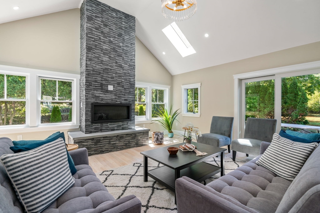 Robinson Rd, Medford, MA 02155