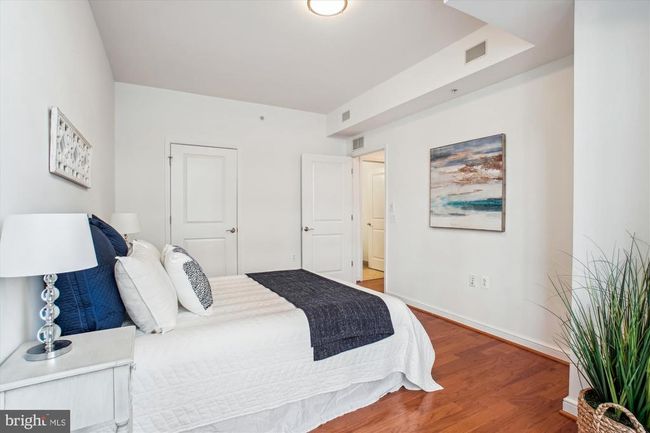 UNIT-805 - 11990 Market St, Condo with 3 bedrooms, 2 bathrooms and null parking in RESTON VA | Image 26