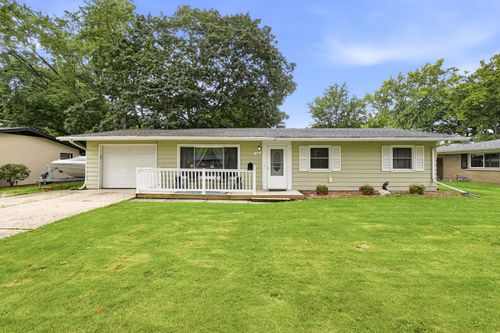16 Greenbriar Rd, Montgomery, IL, 60538-2006 | Card Image