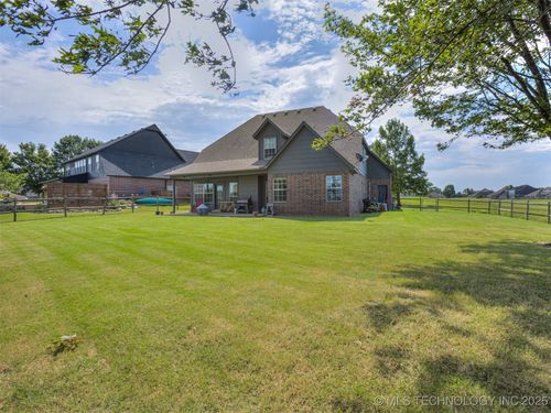 9901 E 93rd Ct N, Owasso, OK, 74055-6846 | Card Image