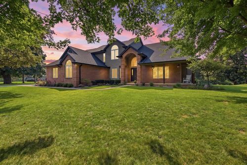 655 Deer Lakes Dr, Goodfield, IL, 61742-9750 | Card Image