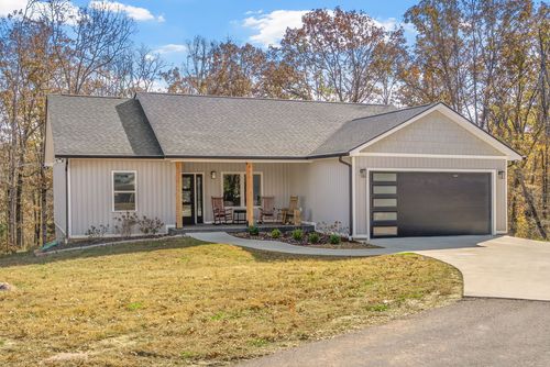 113 Friel Dr, Waverly, TN, 37185-1933 | Card Image