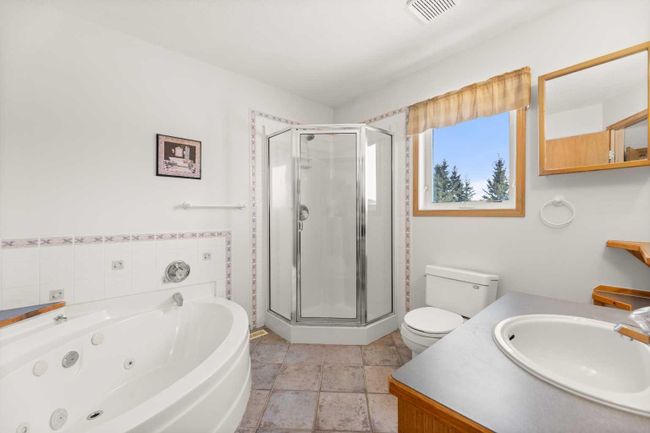 33037 Range Road 55, Home with 4 bedrooms, 3 bathrooms and 6 parking in Sundre AB | Image 16