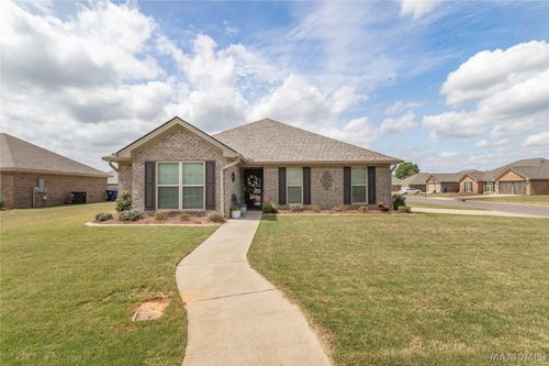 94 Hideaway Ln, Wetumpka, AL, 36092-8182 | Card Image