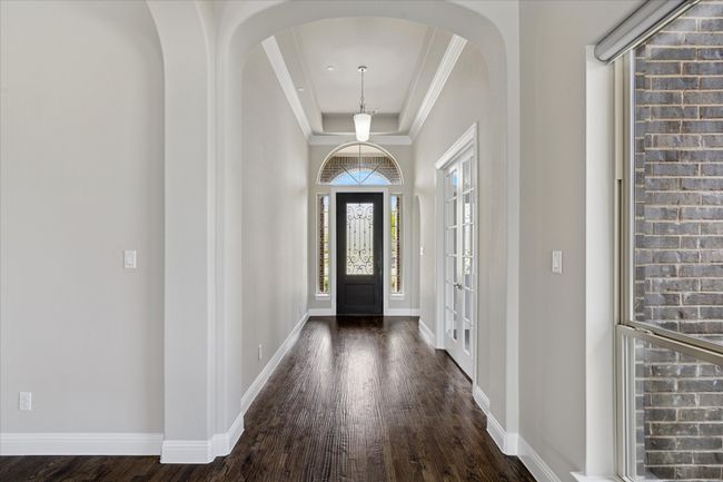 Grand entrance into home | Image 5
