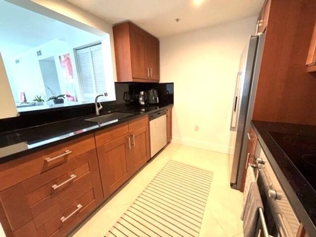 APT-603 - 2600 Sw 27 Th Ave, Condo with 2 bedrooms, 2 bathrooms and null parking in Miami FL | Image 5