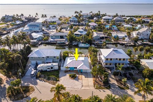 3571 Emerald Ave, ST. JAMES CITY, FL, 33956-2204 | Card Image