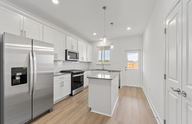 517 Madelines Meadow Ln, House other with 3 bedrooms, 2 bathrooms and null parking in Georgetown TX | Image 4