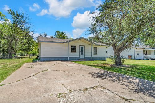 104 N 6th St, Celeste, TX, 75423-9795 | Card Image