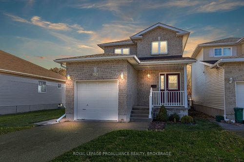 {{alt}} | Card Image