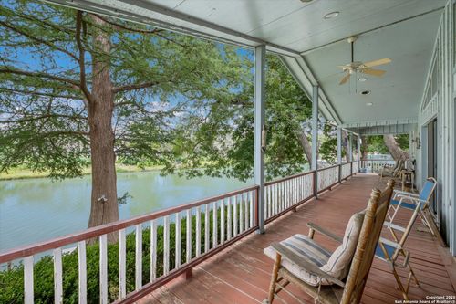 160 River Shadows Ln, McQueeney, TX, 78123-3324 | Card Image