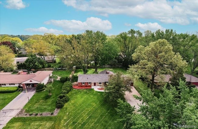 2365 Middlebelt Rd, House other with 4 bedrooms, 2 bathrooms and null parking in West Bloomfield MI | Image 5