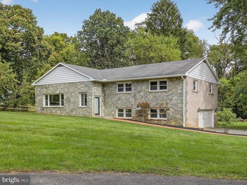 2010 Landis Valley Rd, LANCASTER, PA, 17601-5408 | Card Image