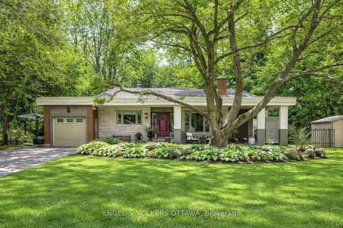 3 Hazelwood Way, Manotick - Kars - Rideau Twp and Area, ON, K2C3H1 | Card Image