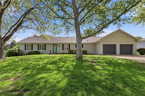 5645 Meadow View Dr, Shawnee, KS, 66226-2978 | Card Image