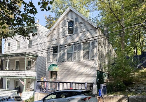 84 Lincoln Ave, Troy, NY, 12180-5613 | Card Image